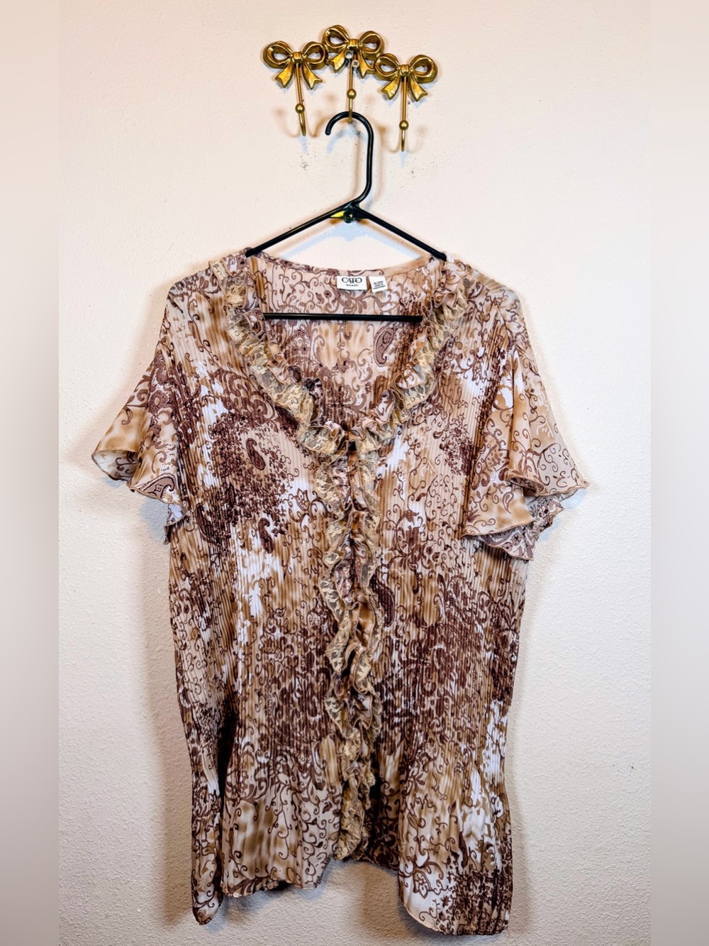 Cato Brown & Cream Micro Pleated Ruffle Front Paisley Blouse. Size 18/20